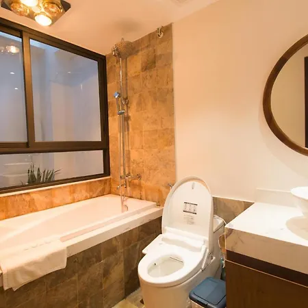 22Housing Hotel & Apartment 81 Linh Lang Hanoi Exterior photo